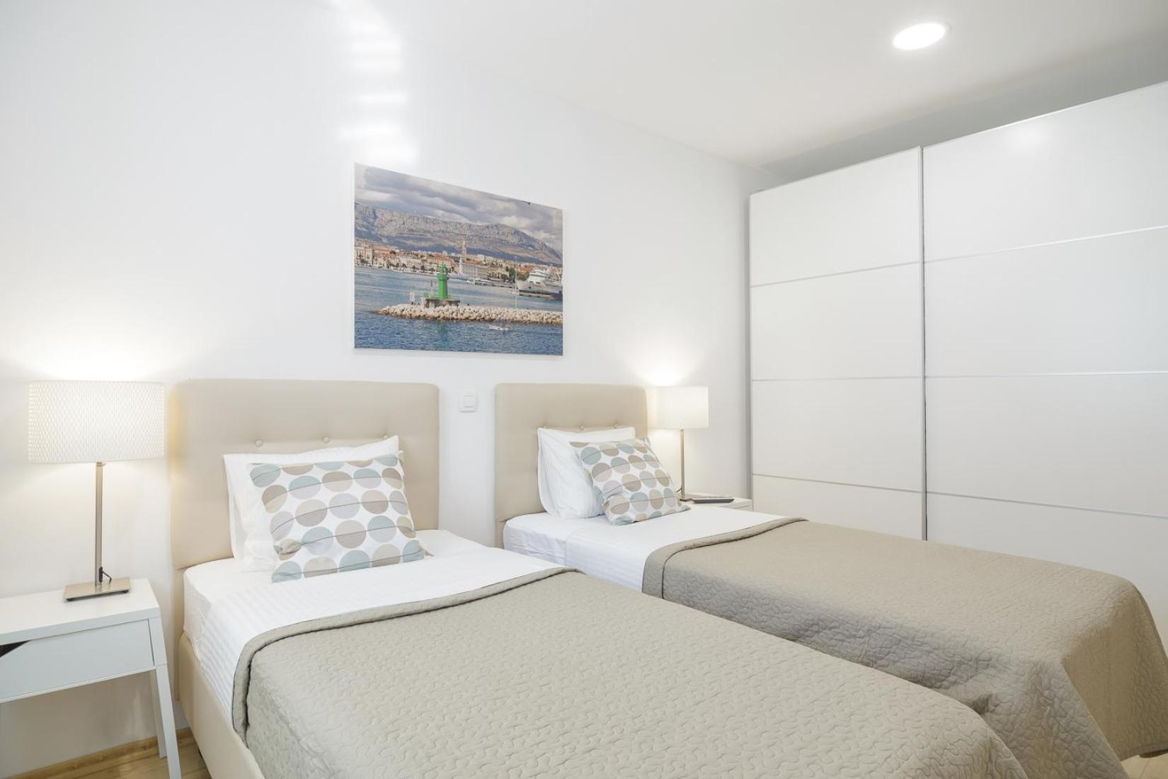 Holiday Home Aspalathos - With Free Parking, Near The Beach, A Few Minutes' Walking Distance To The Unesco Palace スプリト エクステリア 写真