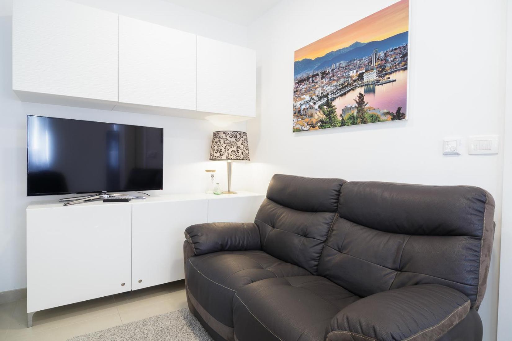 Holiday Home Aspalathos - With Free Parking, Near The Beach, A Few Minutes' Walking Distance To The Unesco Palace スプリト エクステリア 写真