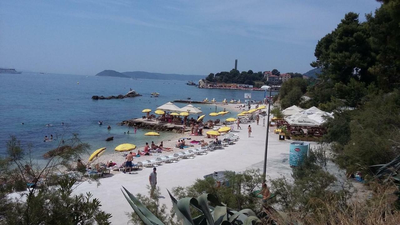 Holiday Home Aspalathos - With Free Parking, Near The Beach, A Few Minutes' Walking Distance To The Unesco Palace スプリト エクステリア 写真