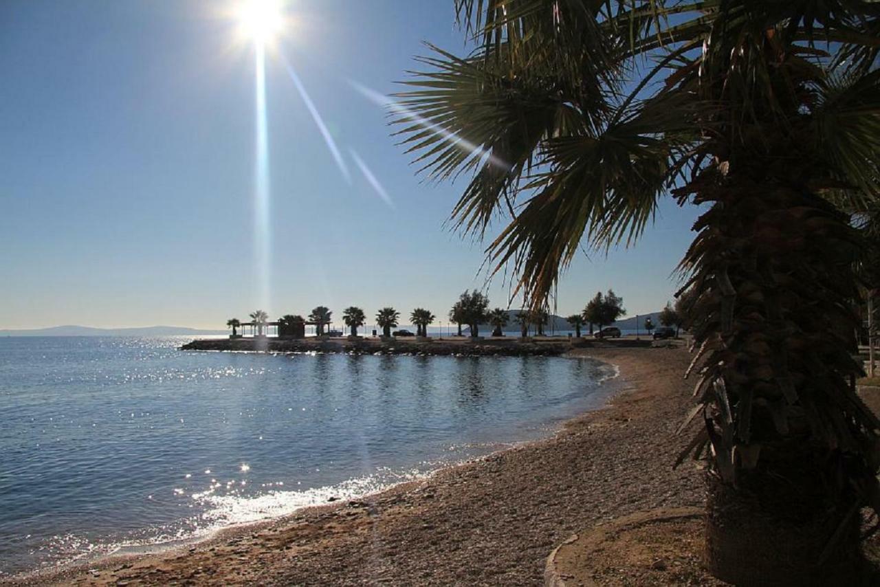 Holiday Home Aspalathos - With Free Parking, Near The Beach, A Few Minutes' Walking Distance To The Unesco Palace スプリト エクステリア 写真