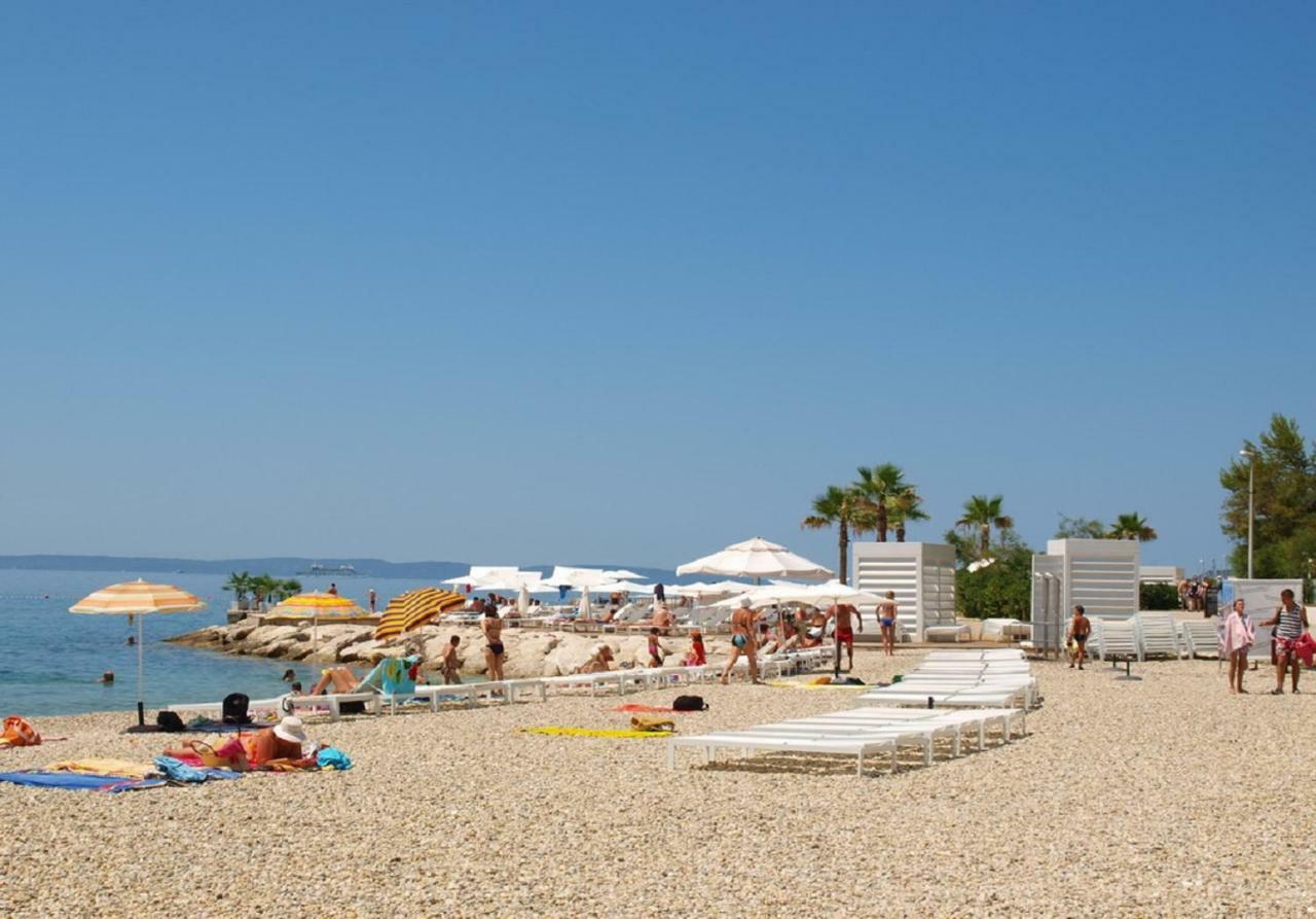 Holiday Home Aspalathos - With Free Parking, Near The Beach, A Few Minutes' Walking Distance To The Unesco Palace スプリト エクステリア 写真