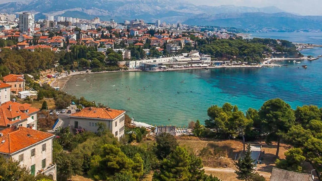 Holiday Home Aspalathos - With Free Parking, Near The Beach, A Few Minutes' Walking Distance To The Unesco Palace スプリト エクステリア 写真